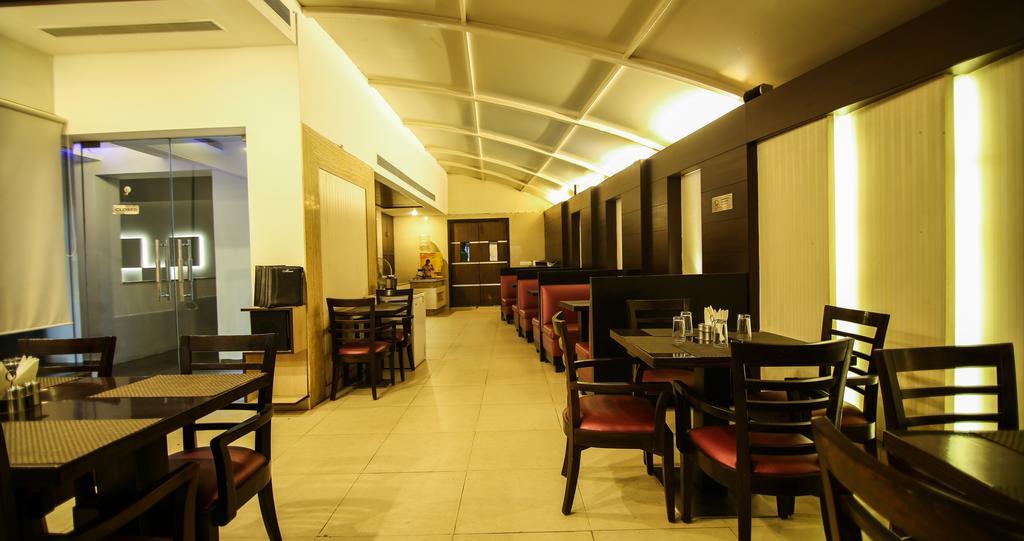 The Prime Balaji Deluxe At New Delhi Railway Station - Free Airport Pickup Hotel Exterior photo