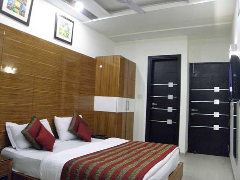 The Prime Balaji Deluxe At New Delhi Railway Station - Free Airport Pickup Hotel Exterior photo